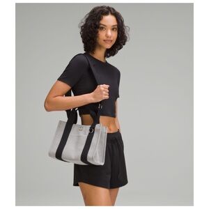NEW Lululemon Two-Tone Canvas Tote Bag Mini 4.5L Anchor/ Light Ivory